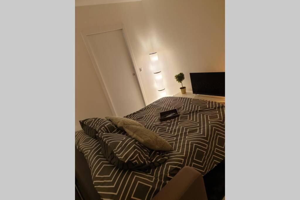 Hanahome 2 Adultes Parking Prive Business & Tourisme Le Chesnay  Exterior foto